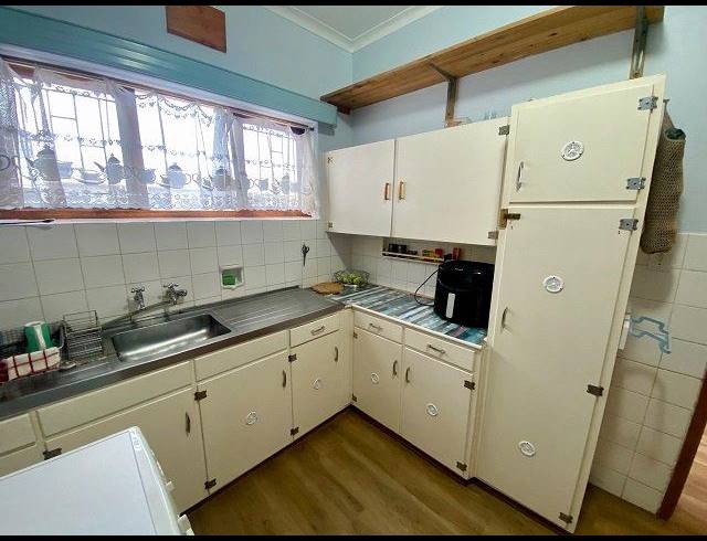 2 BEDROOM APARTMENT FOR SALE IN FISH HOEK